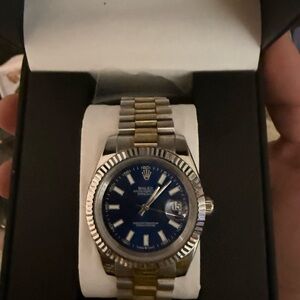 Rolex men’s 18k datejust Watch with Blue Dial 36mm